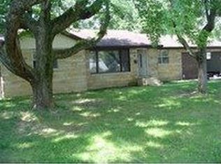 250 S 1st St, Austin, IN