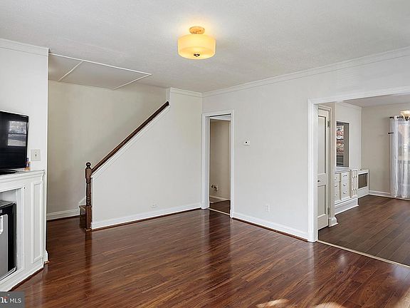 4th image of 951 Elm Ridge Ave