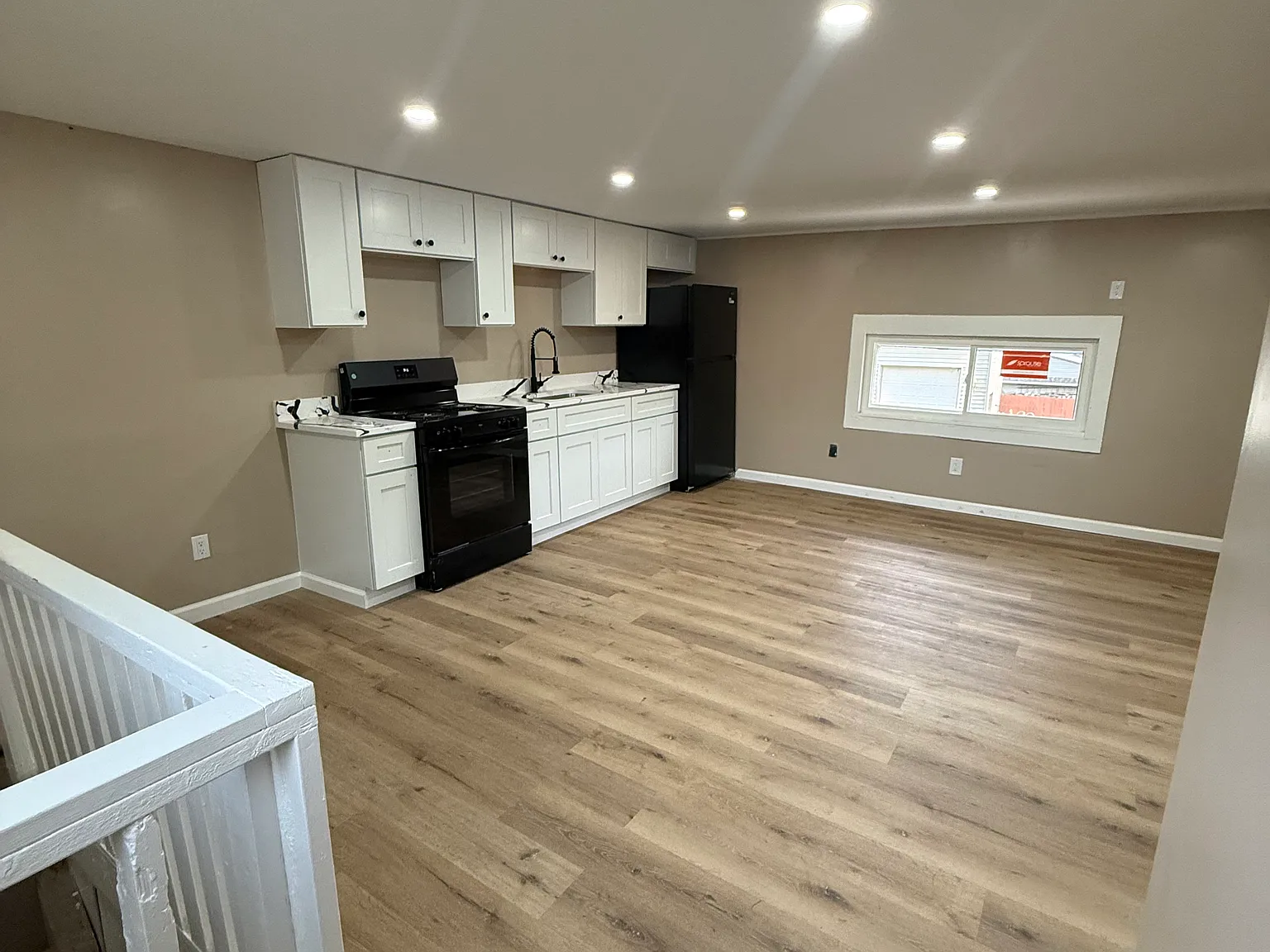 Studio, 500 sqft, $1,400 — Photo 2