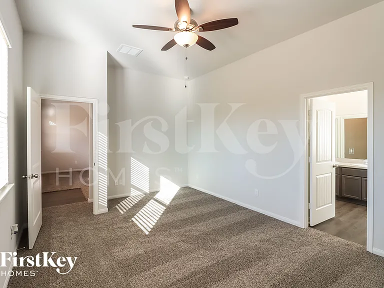 11032 Patriot Ct — Photo 7