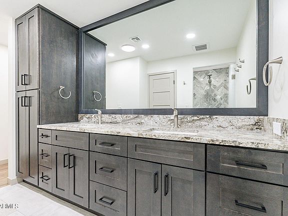 5th image of 26607 S DIGSWELL Court