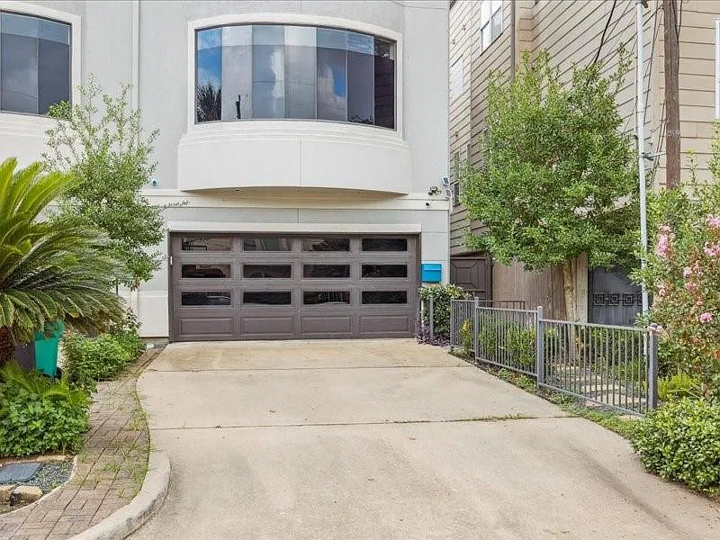 1 bed, 1.0 bath, 950 sqft, $2,200 — Photo 2