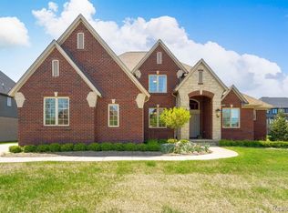 55699 Lochmoor Dr, Shelby Township, MI 48316