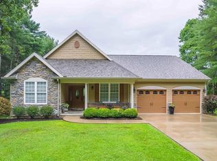 422 Lakeshore Dr, Russell Springs, KY 42642