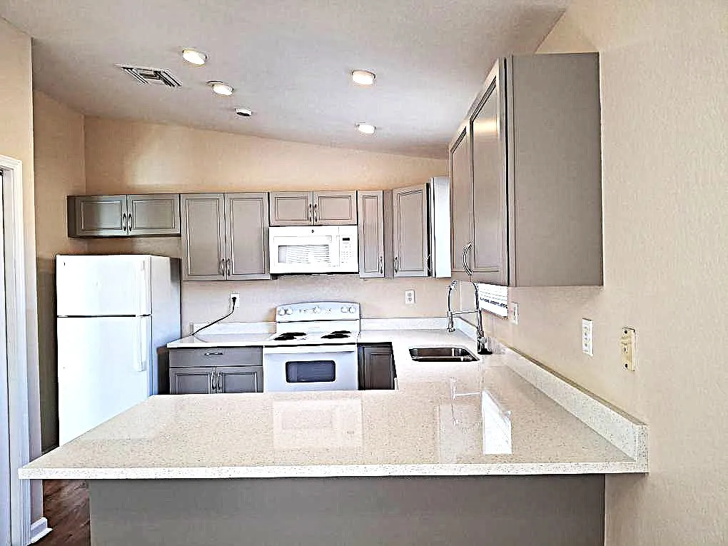 3 bed, 1490 sqft, $2,500 — Photo 4