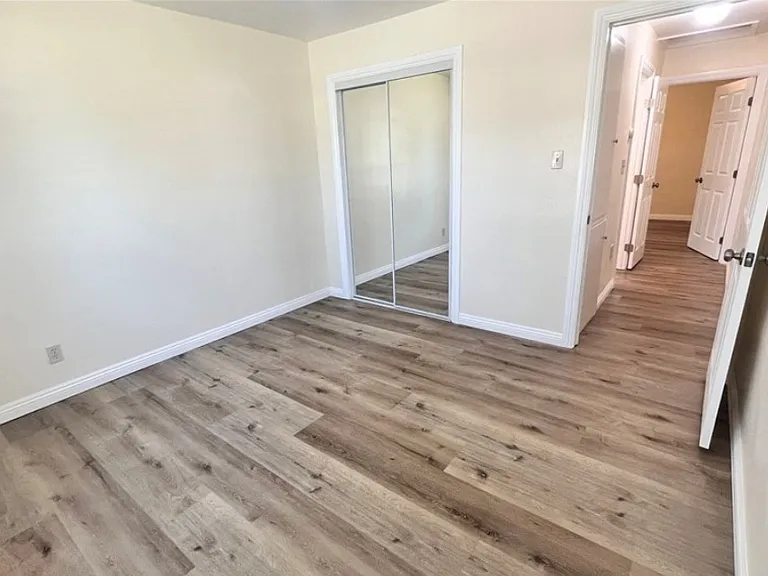 25587 Lane St — Photo 7