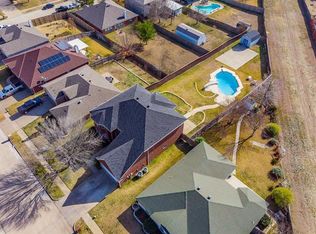 408 Quail Roost Ln, Arlington, TX 76002