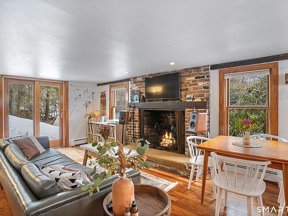 4th image of 7 Peaceable Street