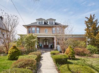 1 Neptune Ave, New Rochelle, NY 10805