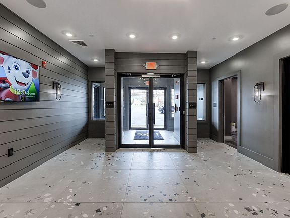 3rd image of 192 Livingston St #201