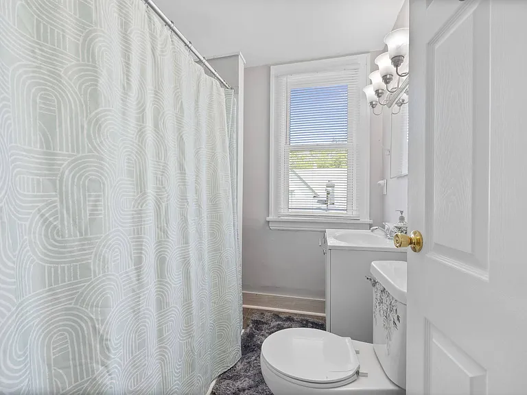 1367 Burr St — Photo 16