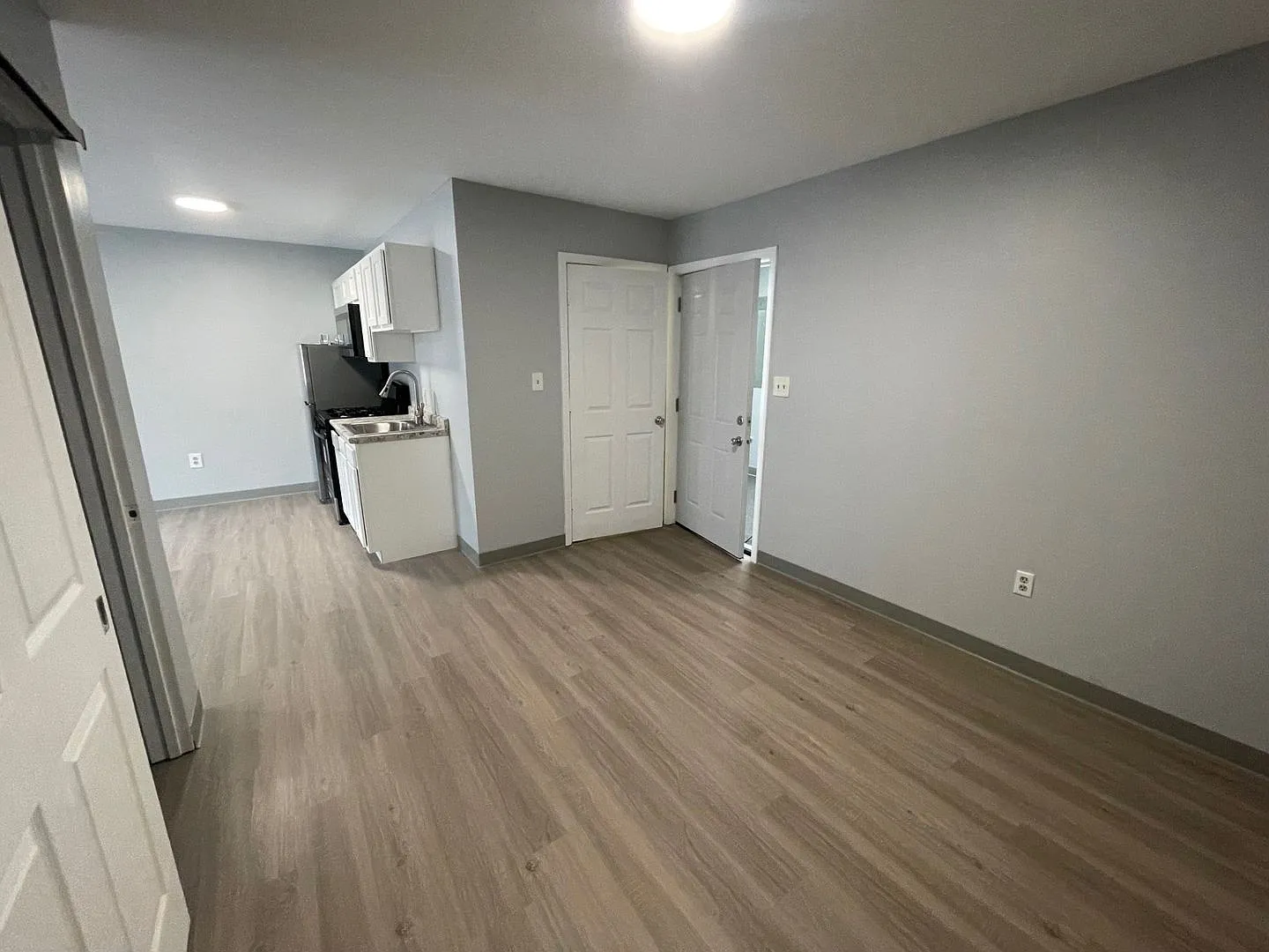 900 North Street — Photo 2