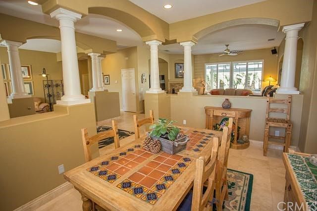 Open and flowing floor plan