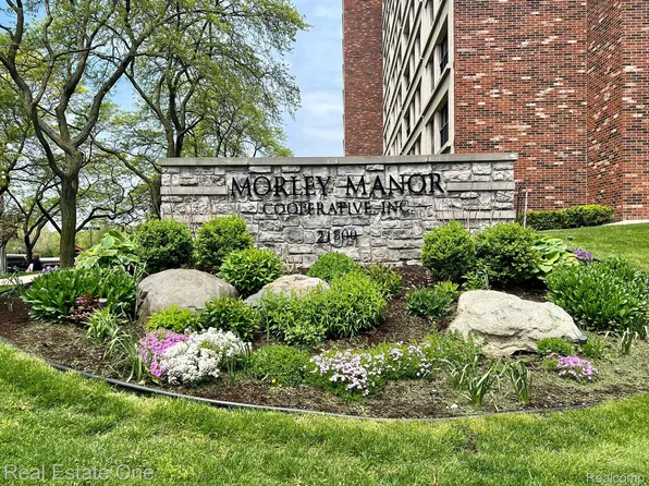 21800 Morley Ave #502, Dearborn, MI 48124