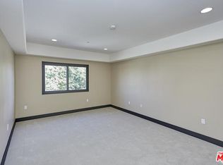 155 N Hamilton Dr, Beverly Hills, CA 90211
