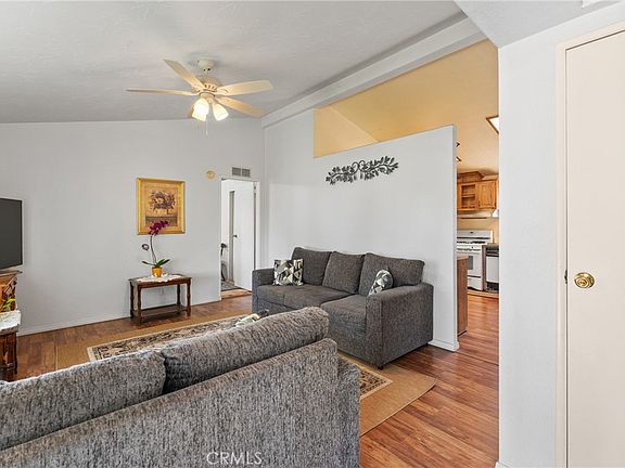 4th image of 387 Turquoise Dr