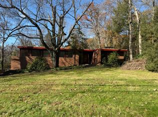 203 E Maitland Ln, New Castle, PA 16105