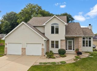 372 Stoney Ridge Trl, Stoughton, WI 53589