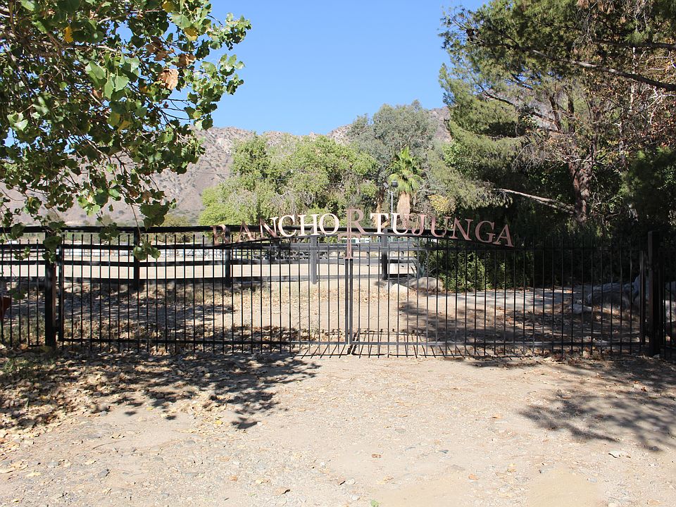 Rancho Tujunga Entry Gate