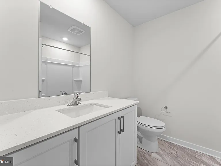 56 Continental Way — Photo 24