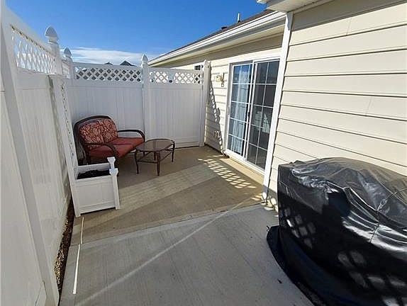 3rd image of 702 Cumberland Meadows Cir