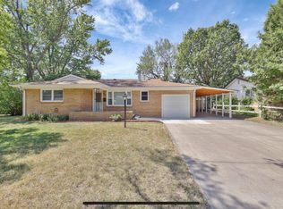 865 N Redbarn Ln, Wichita, KS 67212