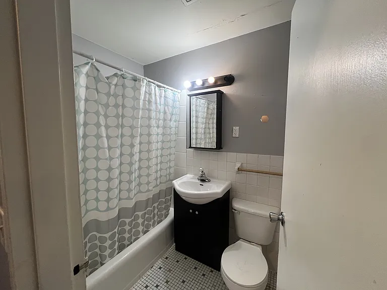 179 Charles St NE #6 — Photo 10