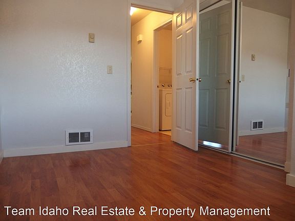3rd image of 1443 Northwood Dr APT 60