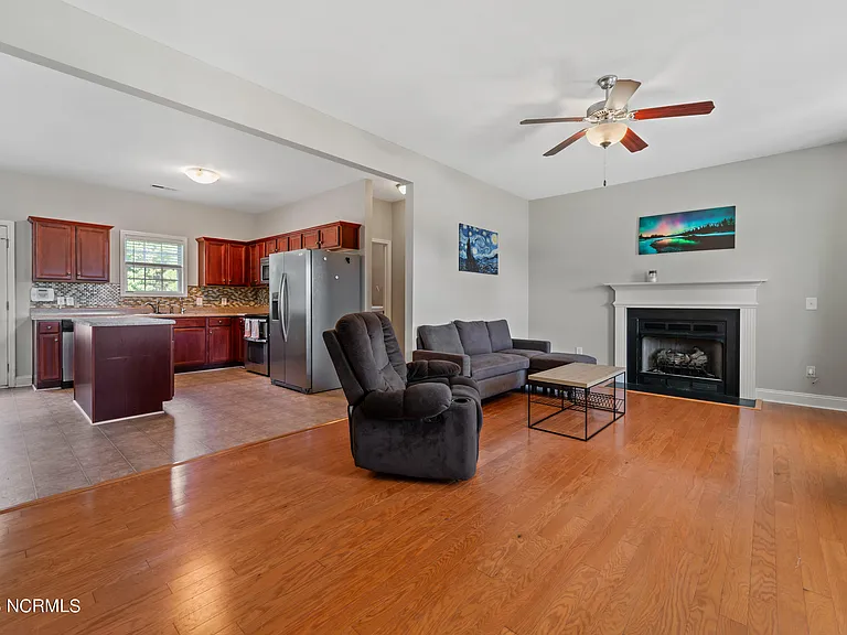 270 Silver Hills Dr — Photo 5