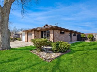 150 Innsbrook Dr #150, Streamwood, IL 60107