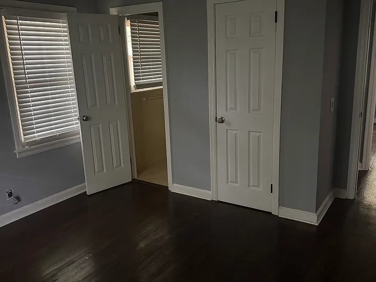 1385 Berkeley Ln — Photo 8