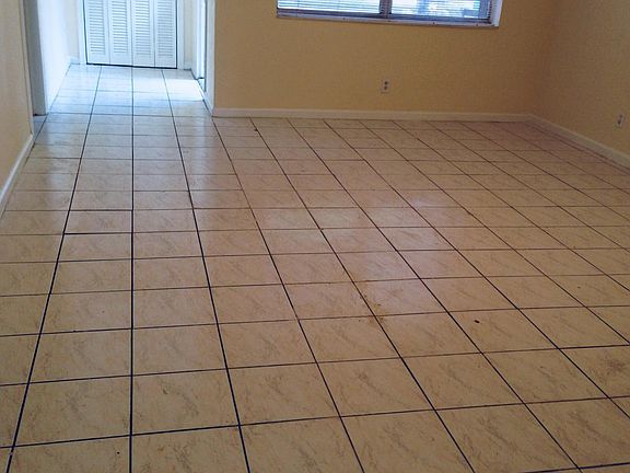 2nd image of 11020 NW 39th St #West