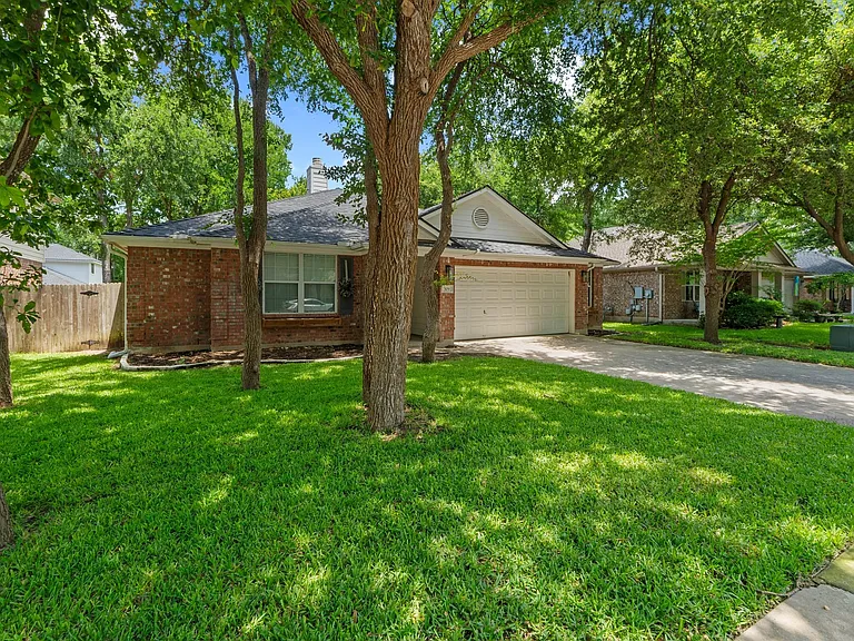 309 Creek Ridge Ln — Photo 2