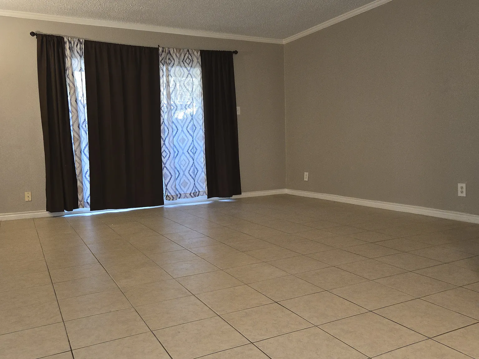 2 bed, 885 sqft, $1,100 — Photo 4