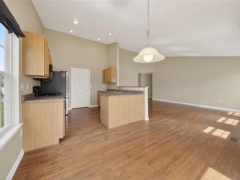 5472 Alfreton Dr — Photo 13