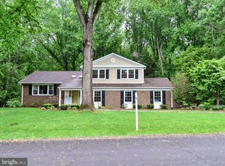 1716 Fox Run Ct, Vienna, VA 22182