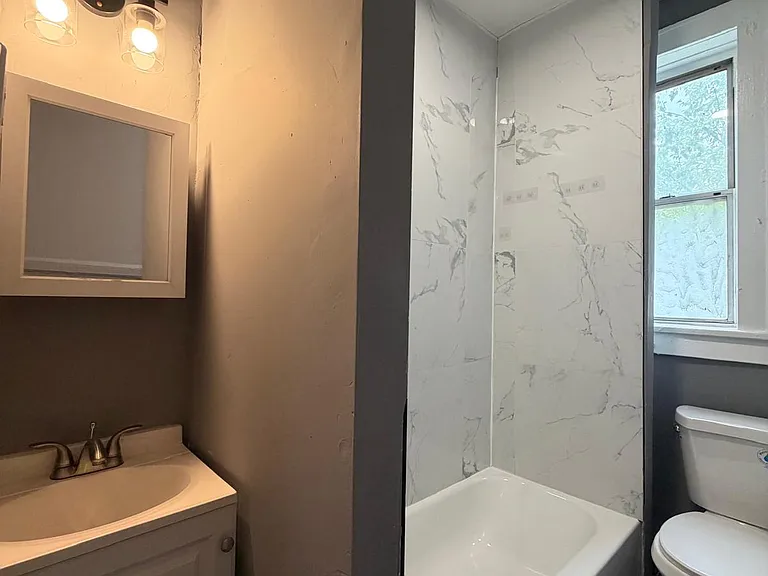 713 Arlington Ave #4A — Photo 8