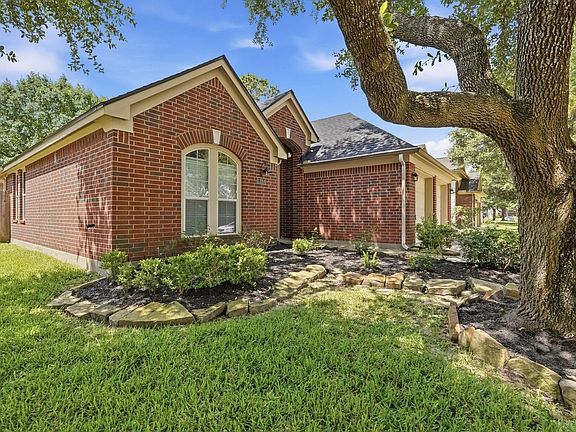 3rd image of 11914 Manasses Springs Ln