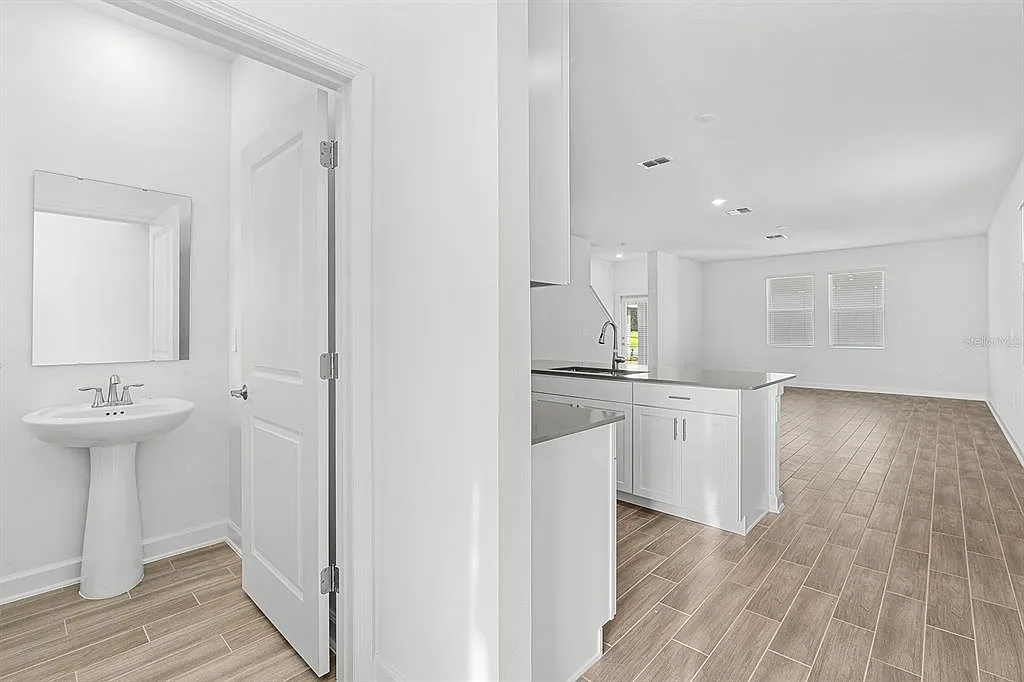 3 bed, 2.5 bath, 1792 sqft, $2,450 — Photo 3