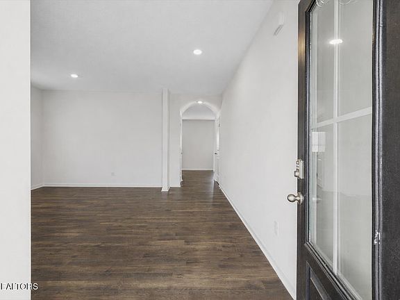 3rd image of 110 Gigi Ln