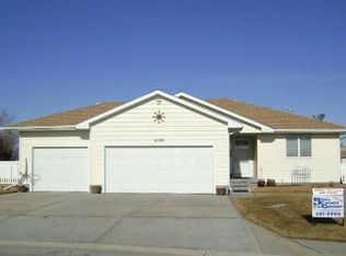 4146 Prairie Ridge Ln, Grand Island, NE 68803