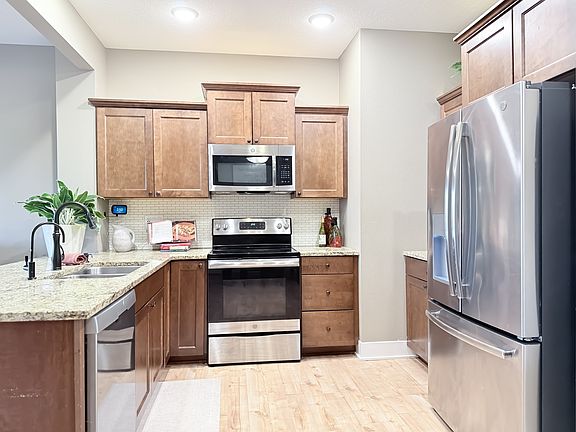 3rd image of 9253 Primo Ln