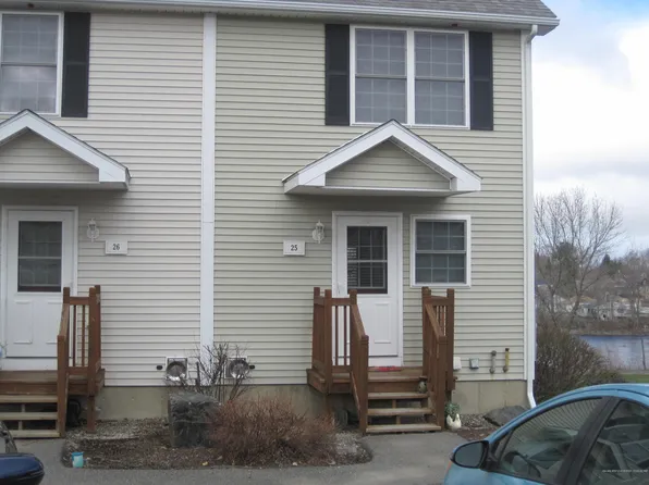 25 River Village Dr, Milford, ME 04461