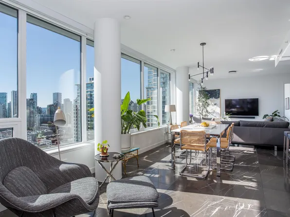 885 Cambie St #2004, Vancouver, BC V6B 0R6