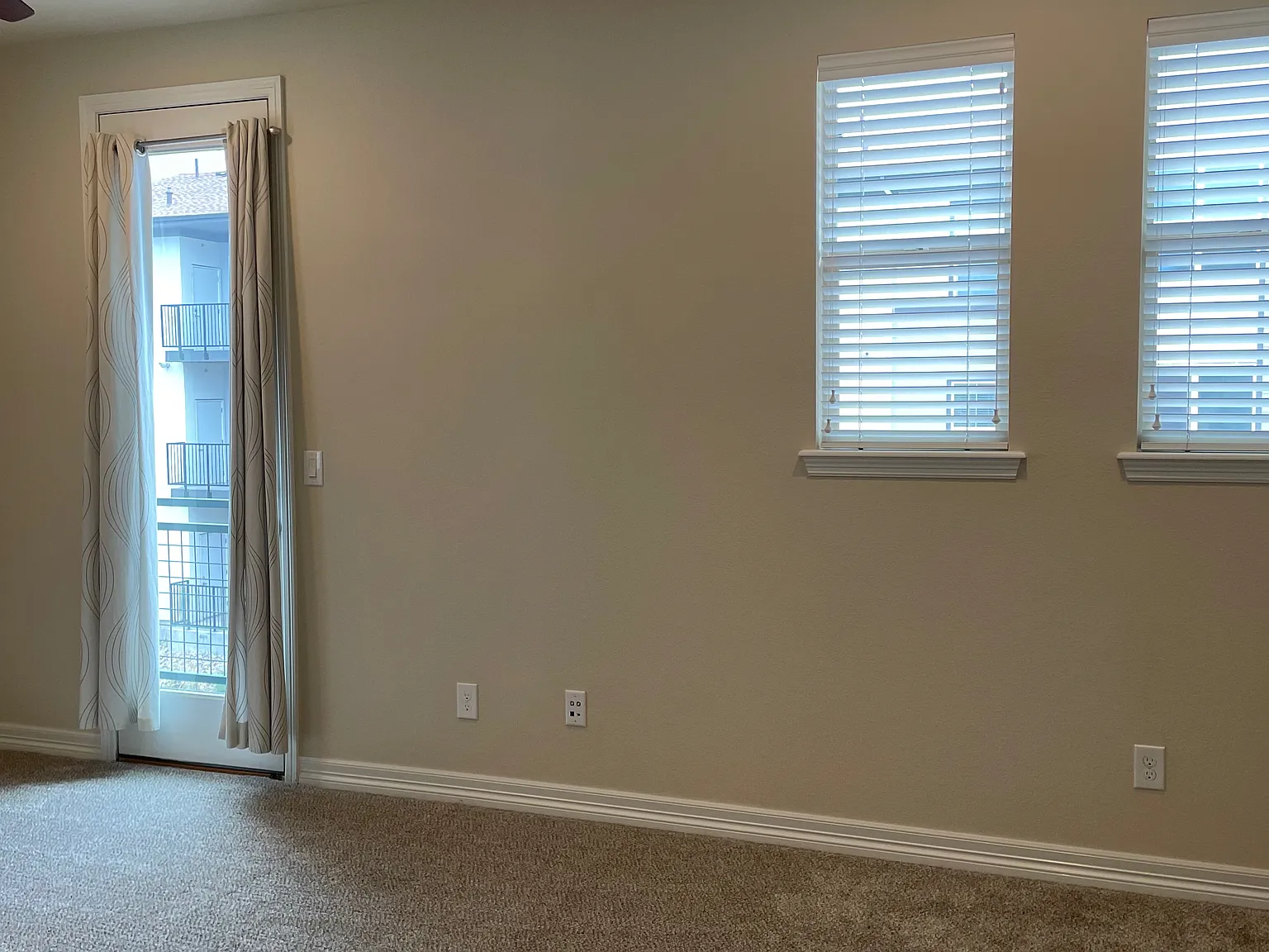 3 bed, 2.5 bath, 1824 sqft, $2,800 — Photo 3