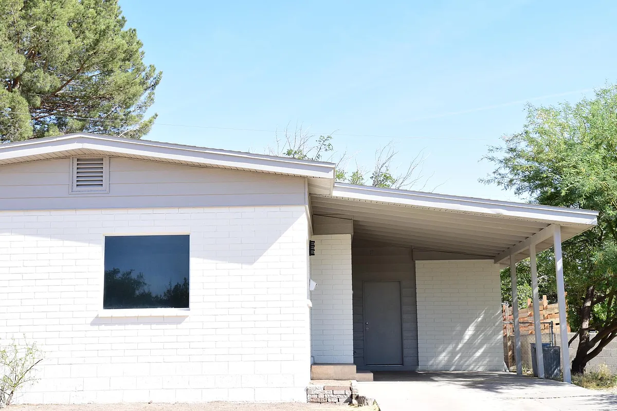 Building Photo - 1340 Gardner Ave