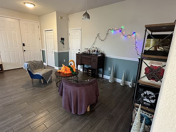 5th image of 567 Glenbrook Cir