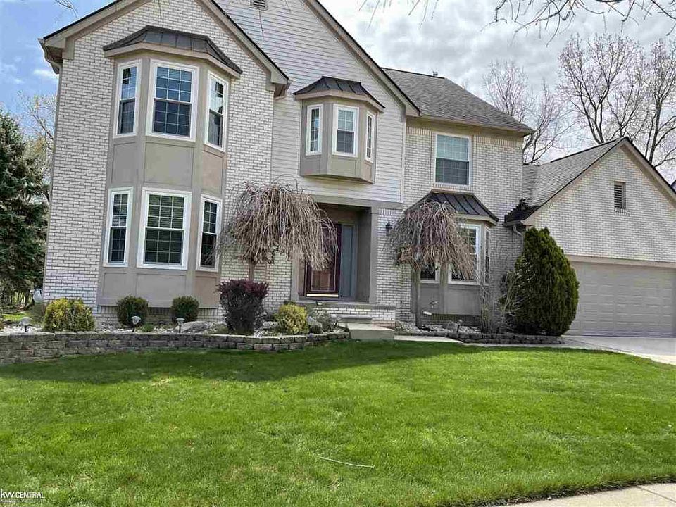 1st image of 2884 Manorwood Dr