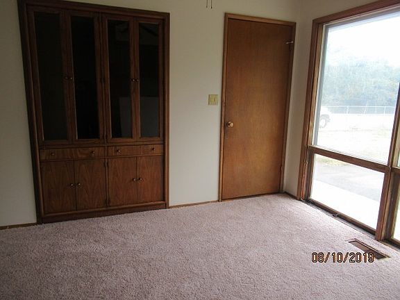 2nd image of 319 N 6th St