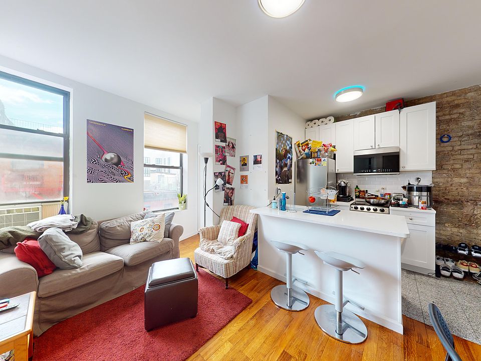 1st image of 163 Mulberry St APT 17